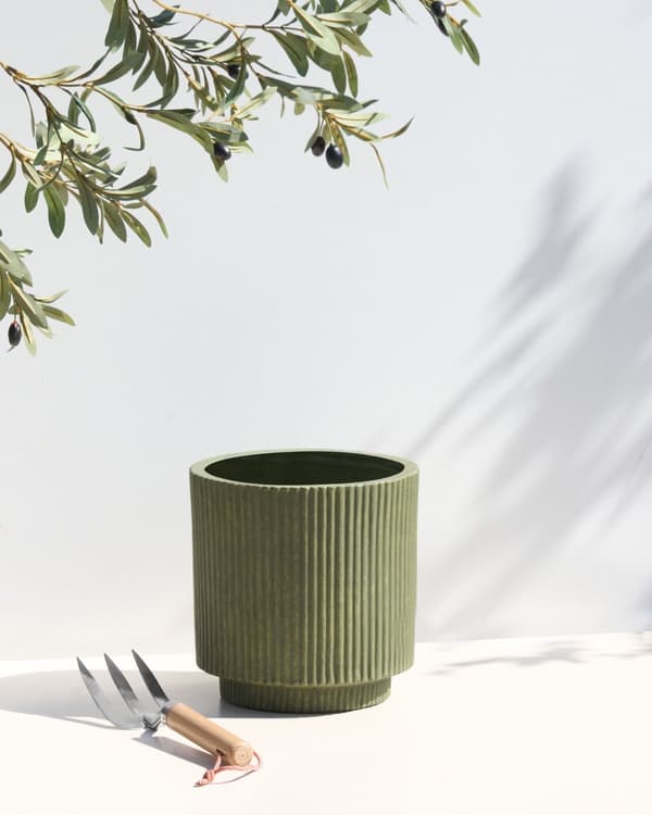 Blomsterpotte Grønn Fiberleire Hageplantekrukke 24 x 24 x 24 cm Dreneringshull Vertikal ribbefinish Utendørs uteplass Hage