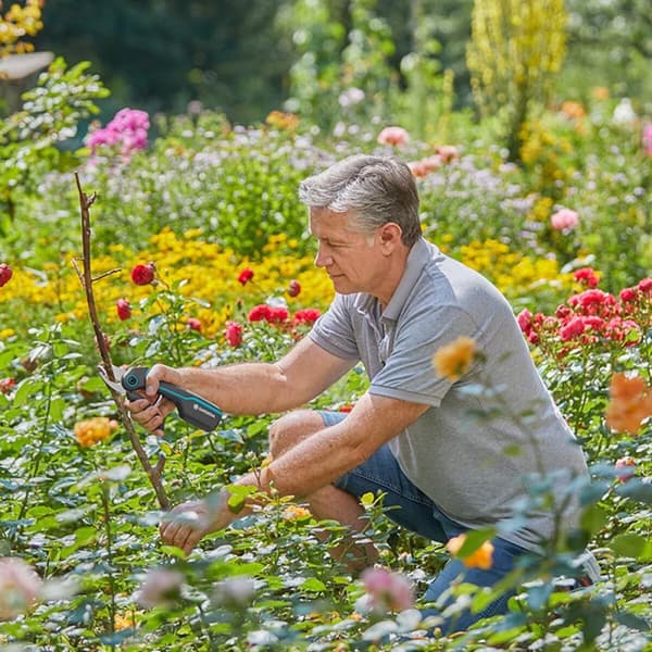Akkukäyttöiset oksasakset Gardena Bypass