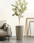 Miniatyrbilde 2 av 7: Blomsterpotte Beige Stenblanding Polyresin ⌀ 39 cm Høy Matt Matt Innendørs og Utendørs Bruk