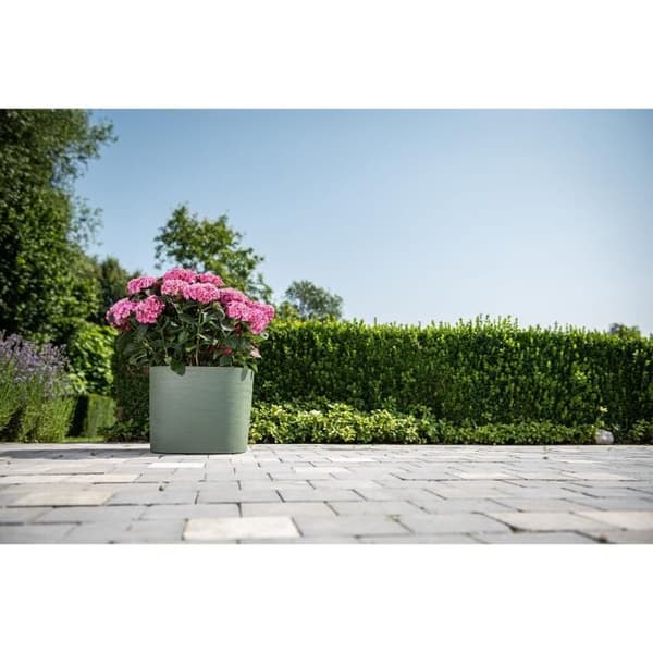 Kruka med vattenreserv - GARDEN ID Respect - Grågrön 30 x 30 cm - 100% hushållsavfall - 100% återvinningsbar - Strukturerad yta.
