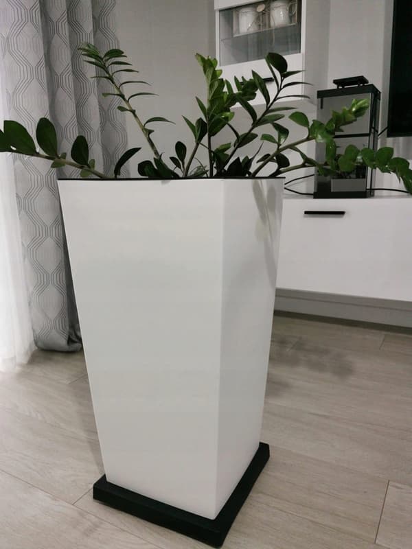 Korkea kukkaruukku URBI DURS325 insertillä | Valkoinen