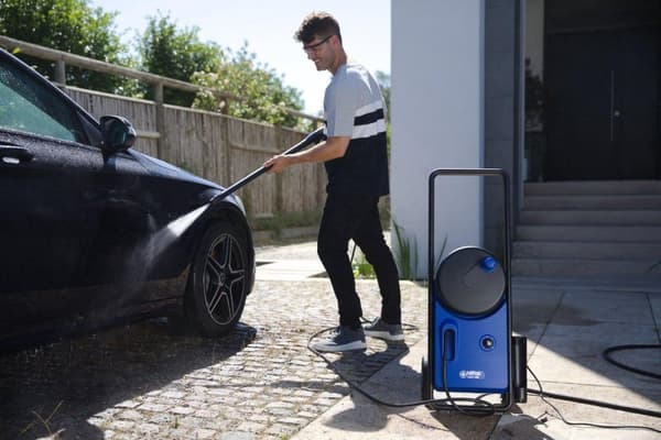 Nilfisk Core 140-8 PowerControl In-Hand PAD EU højtryksrenser Opretstående elektrisk 474 l/t 1800 W Blå