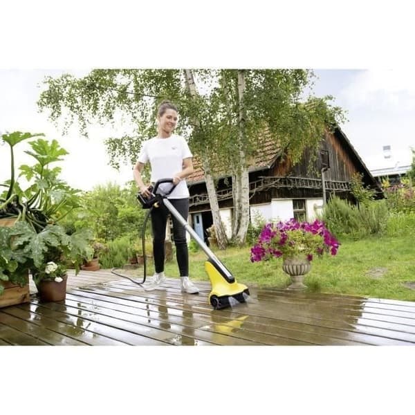 Trådlös terrassrengörare Karcher PCL 3-18 med 18V/2,5Ah batteri, roterande borste