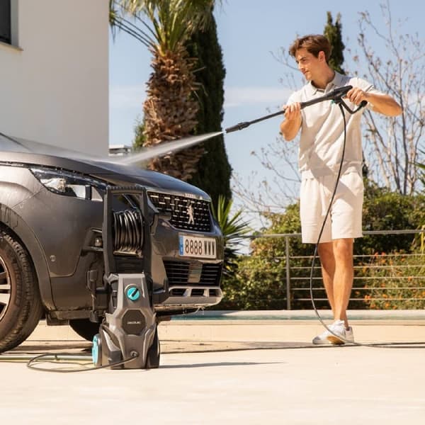Cecotec HydroBoost 2000 Car&amp;Garden Pro pressure washer. Suitable for your home, garden, or car. Powerful, efficient, and easy to carry.