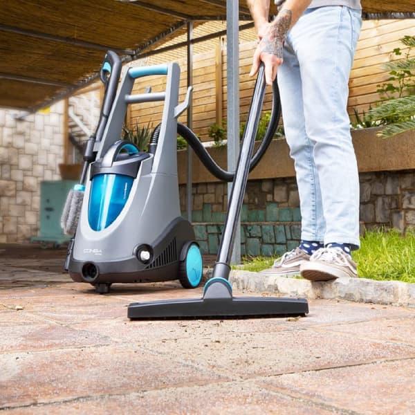 Cecotec 4-in-1 hydro vacuum cleaner that combines the functions of a pressure washer, a wet and dry vacuum cleaner and blowing function. Maximum pres