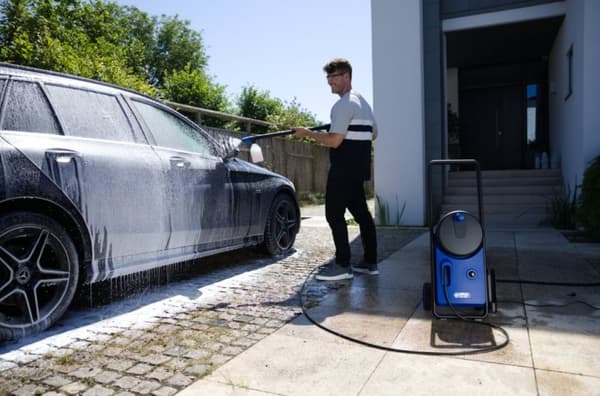Nilfisk Core 140-8 PowerControl In-Hand HOME EU hidrolimpiadora Vertical Eléctrica 474 l/h 1800 W Azul