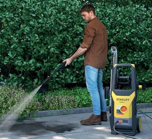 Högtryckstvätt 2200W 160 Bar 460 L/h 2in1 tvätt- och sprayfunktion Stanley SXPW22DHS