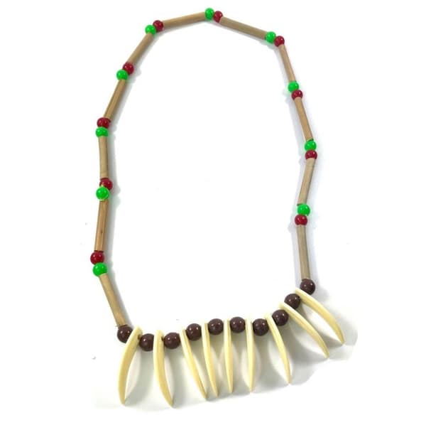 Indian necklace with claws