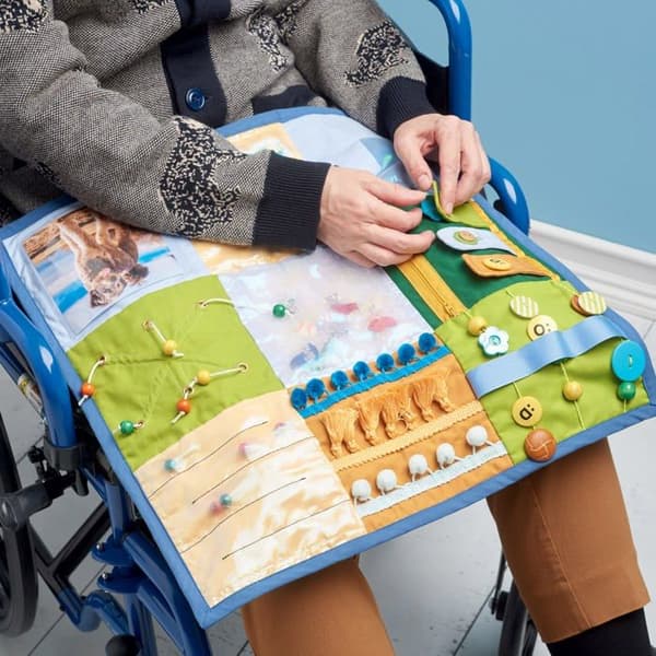 Enkelhet - SS9575OS - Touch Pages - Quiltat fodral med dragkedja och nyckelring - One Size