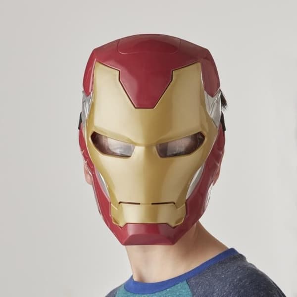 Iron Man -elektroninen naamio liikkuvalla visiirillä ja valotehosteilla. Lapsille, jotka voivat pukeutua suosikkisankareiksi. Alkaen 5-vuotiaasta.