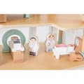 Miniatyrbillede 7 af 11: VIGA træhospital med ambulance og elevator – 15 dele