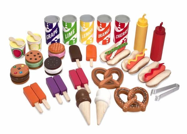 Vit vagn för snacks och godsaker