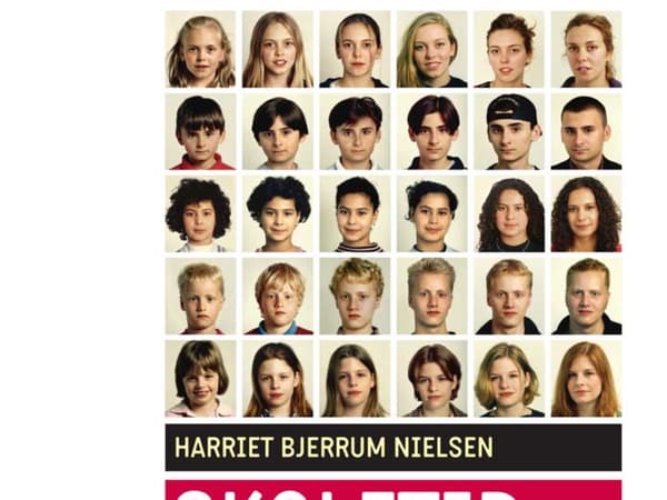 Skoltid | Harriet Bjerrum Nielsen | Språk: Danska