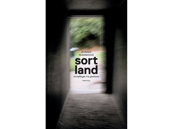 Sort land | Ahmad Mahmoud | Språk: Danska
