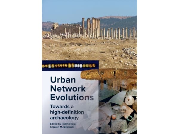 Urban Network Evolutions | Kieli: Englanti