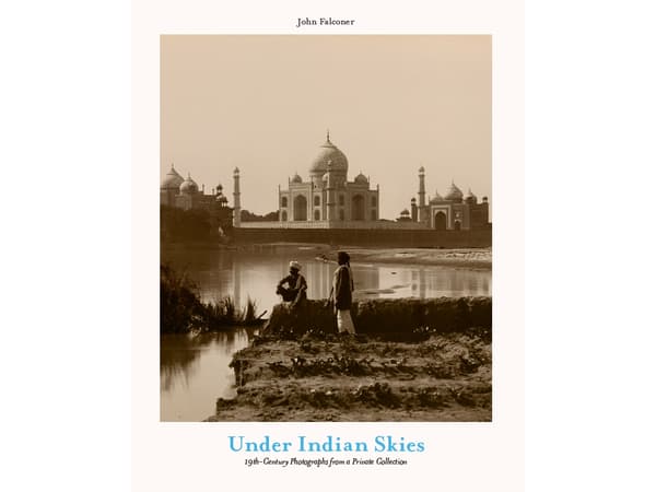 Under Indian Skies | John Falconer | Kieli: Tanska
