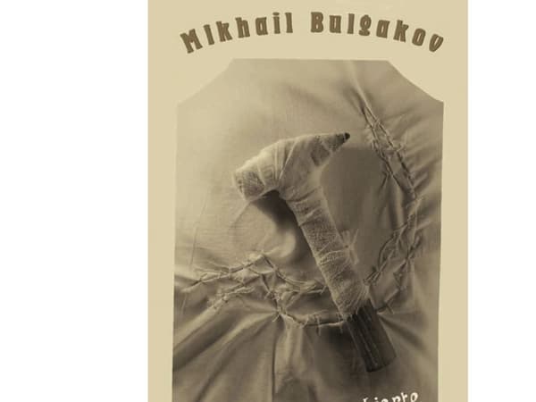En hunds hjärta | Michail Bulgakov | Språk: Danska
