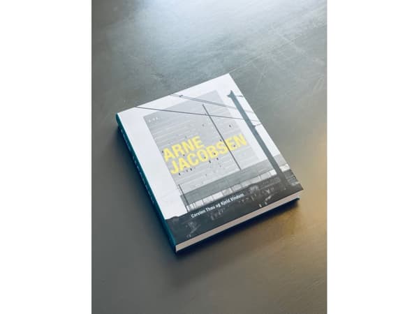 Arne Jacobsen | Kjeld Vindum, Carsten Thau