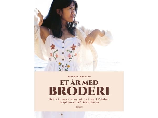 Et år med broderi | Warunee Bolstad | Språk: Danska