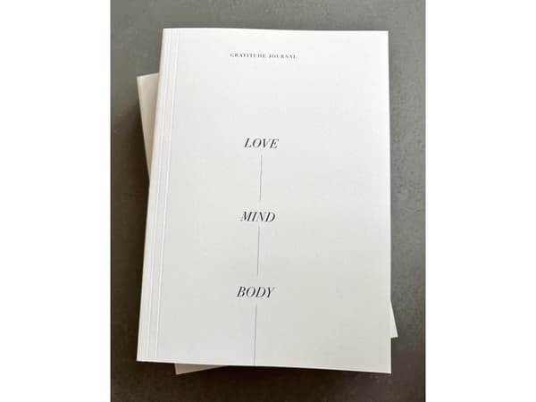 GRATITUDE JOURNAL | Carla Chloe Mickelborg