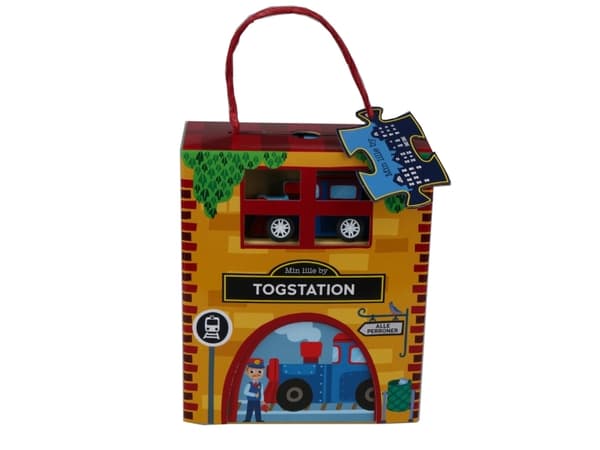 Min lille by Junior - Togstation | Språk: Dansk