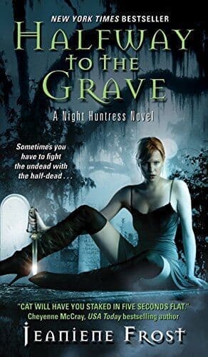 Halfway to the Grave: A Night Huntress Novel: 1 by Jeaniene Frost The Paperback Book Pre-Owned English