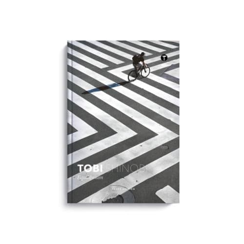 Tobi Shinobi: Equilibrium (inbunden, eng)