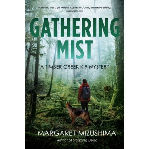 Gathering Mist (inbunden, eng)