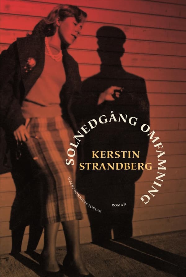 Solnedgång Omfamning - Roman (Bok)