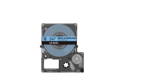 Epson LabelWorks LK-6LBJ - Sort på matblå - Rulle (2,4 cm x 8 m) 1 kassette(r) Ophængningsboks - Tape - til LabelWorks LW-C610