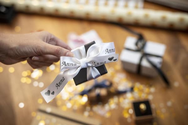 Brother tekstiletikettape TZe-R251 sort på hvid - 24 mm bred, 4 m lang (til Brother P-touch D600VP, E500VP, E550WVP, H500, P700, Cube Plus, P750W, P90