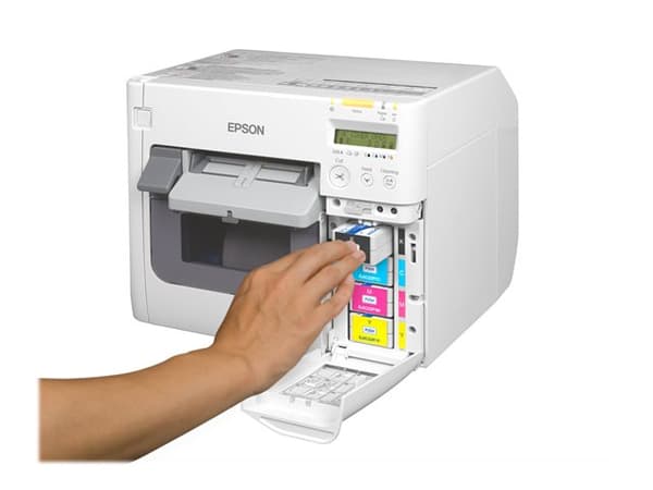 Epson TM C3500 - Etikettskriver - farge - ink-jet - 112 mm (bredde) - 720 x 360 dpi - inntil 103 mm/sek - LAN, USB-vert - kutter Hvit