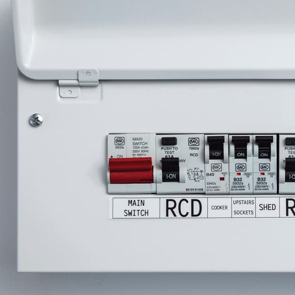 Brother PT E310BTVP -tarratulostin Beschriftungsgerät