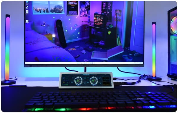 8,8 tommer 480×1920 HDMI IPS-sideskærm med hi-fi-højttalere