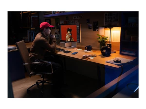 Apple Studio Display Standard glass - LCD-skjerm - 27" - 5120 x 2880 5K - 600 cd/m² - Thunderbolt 3 - høyttalere med sub-bass - med tippe- og høydeju