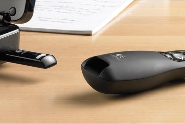 Langaton Logitech R400 RF-juontija musta