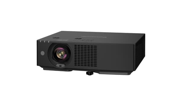 Panasonic PT-VMZ82BEJ projektor med ultralätt högpresterande setup, maximala monteringsalternativ och 8000 lumen i svart