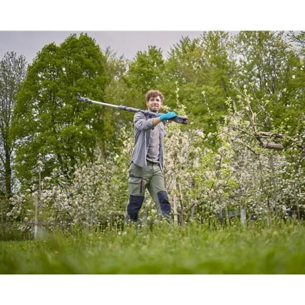 HighCut 360/18V P4A grenfräs på batteri - GARDENA - Kapning Ø 28 mm - L. 3599 mm