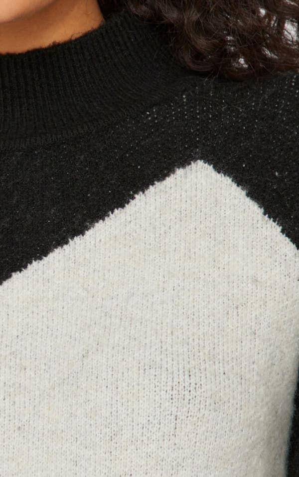Vila - Vicilia Mock Neck Jacquard Top
