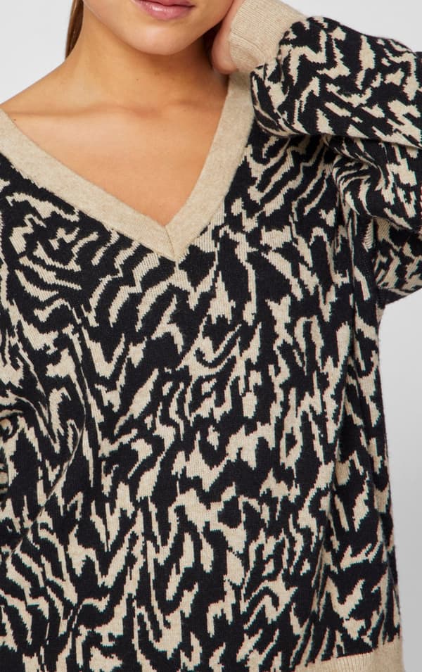 Vila - Viril Rev Jacquard Knit Top