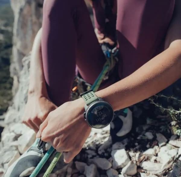 Suunto Vertical 3,56 cm (1,4") Pistematriisinäyttö 49 mm 280 x 280 pikseliä Kosketusnäyttö Musta GPS (satelliitti)