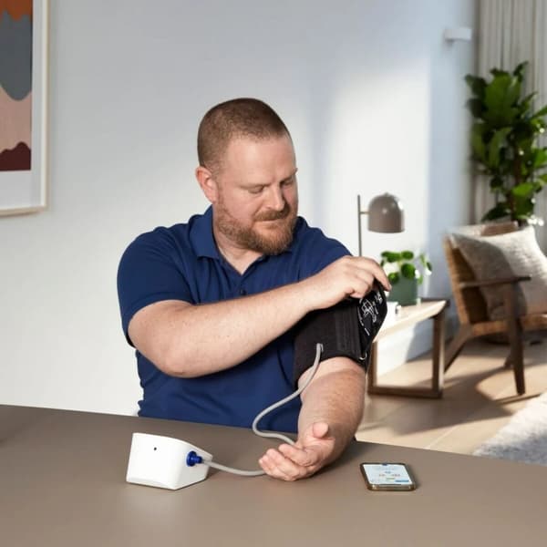 Blodtryksmåler til arm Omron HEM-7146T2-EBK