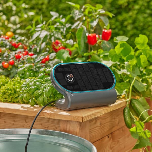Gardena AquaBloom L automatiskt bevattningssystem med solenergi