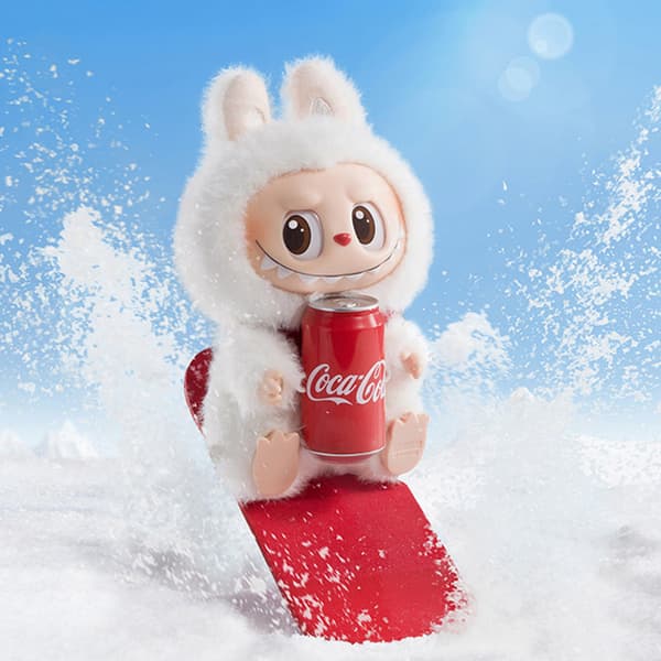 POP MART Labubu The Monsters Big into Energy 17 cm(Cola Gömställe)