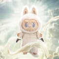 Miniatyrbillede 5 af 5: POP MART Labubu Zimomo Angel vedhæng 17 cm sød vinyl samlerfigur – dekorativ hængende figur til fans og samlere