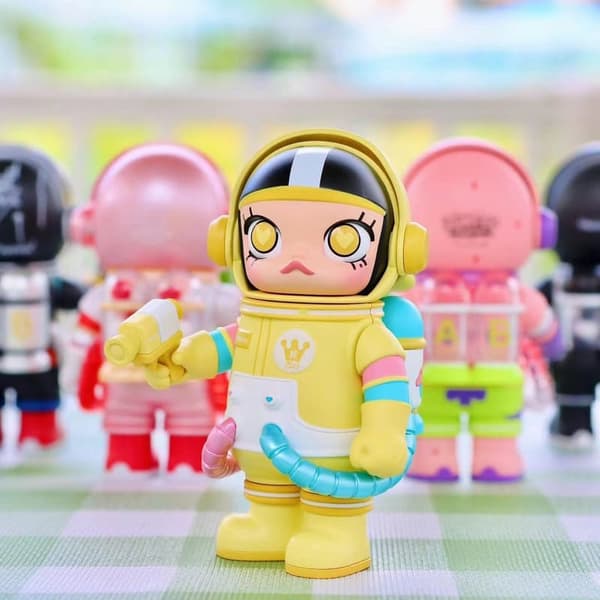 POP MART MOLLY MEGA Space Series 2 – Blind Box Astronautfigur (Innehåll Slumpmässigt)
