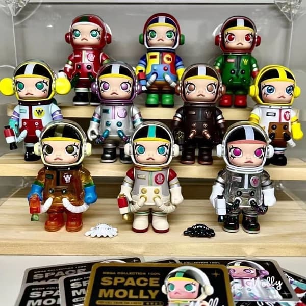 POP MART MOLLY MEGA Space Series 1 – Blind Box astronautfigur (tilfældigt indhold)