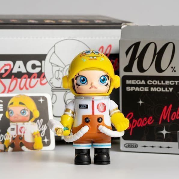 POP MART MOLLY MEGA Space Series 1 – Blind Box -astronauttihahmo (satunnainen sisältö)