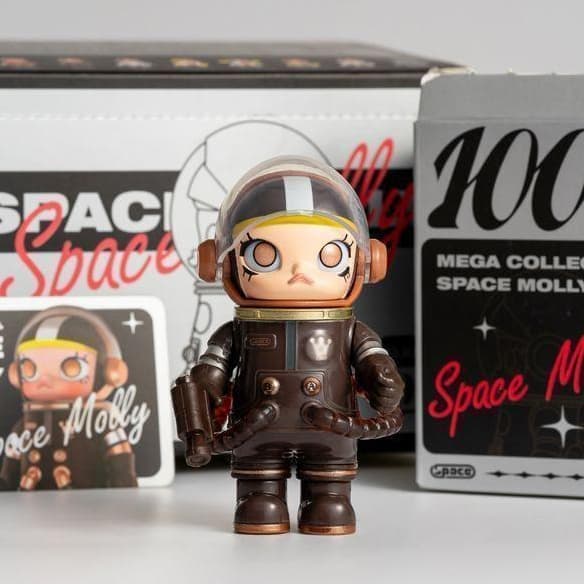POP MART MOLLY MEGA Space Series 1 – Blind Box -astronauttihahmo (satunnainen sisältö)