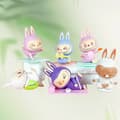 Miniatyrbild 1 av 5: FUNNY LABUBU Yoga Edition – Andra Generationen – 6-pack Blind Box Samlarfigurer i Transparent Förvaringspåse